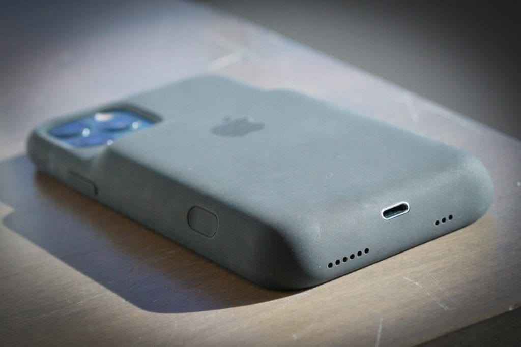 HyperJuice Battery Pack Is Almost The Device For iPhone 12