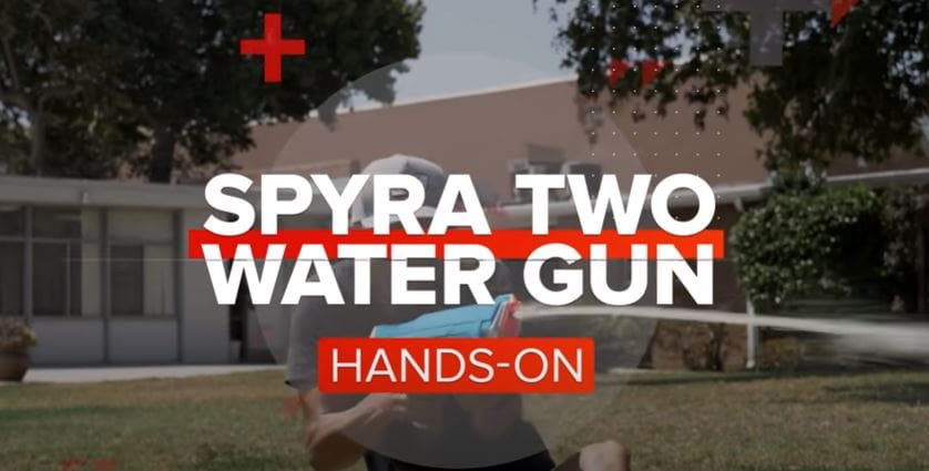 High-tech water gun automatically fills itself, no pumping required