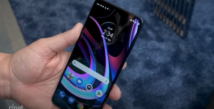 Motorola Edge hands-on: 0, 144Hz screen and new AI selfies